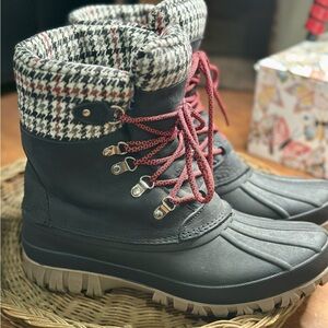 J Crew 2019 Holiday Perfect Winter Black Waterproof Red Houndstooth Boots